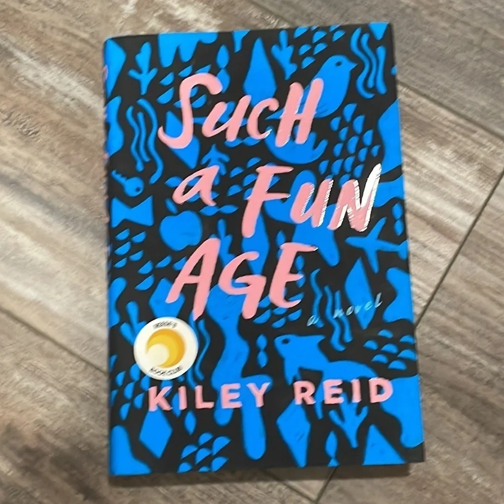 Such a Fun Age book lovers collector set includes hardcover book and canvas tote